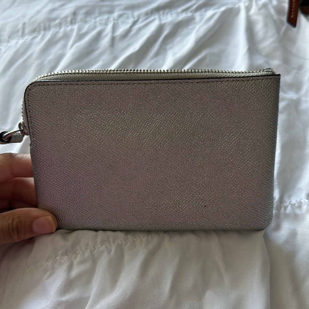 Coach wristlet - Picture 2 of 3